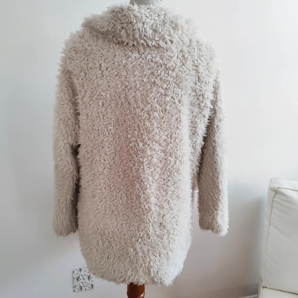 ¤ Warm & Cozy Furry Teddi Coat by Zara • Pockets • Cream Colored • Size Small - Picture 5 of 6